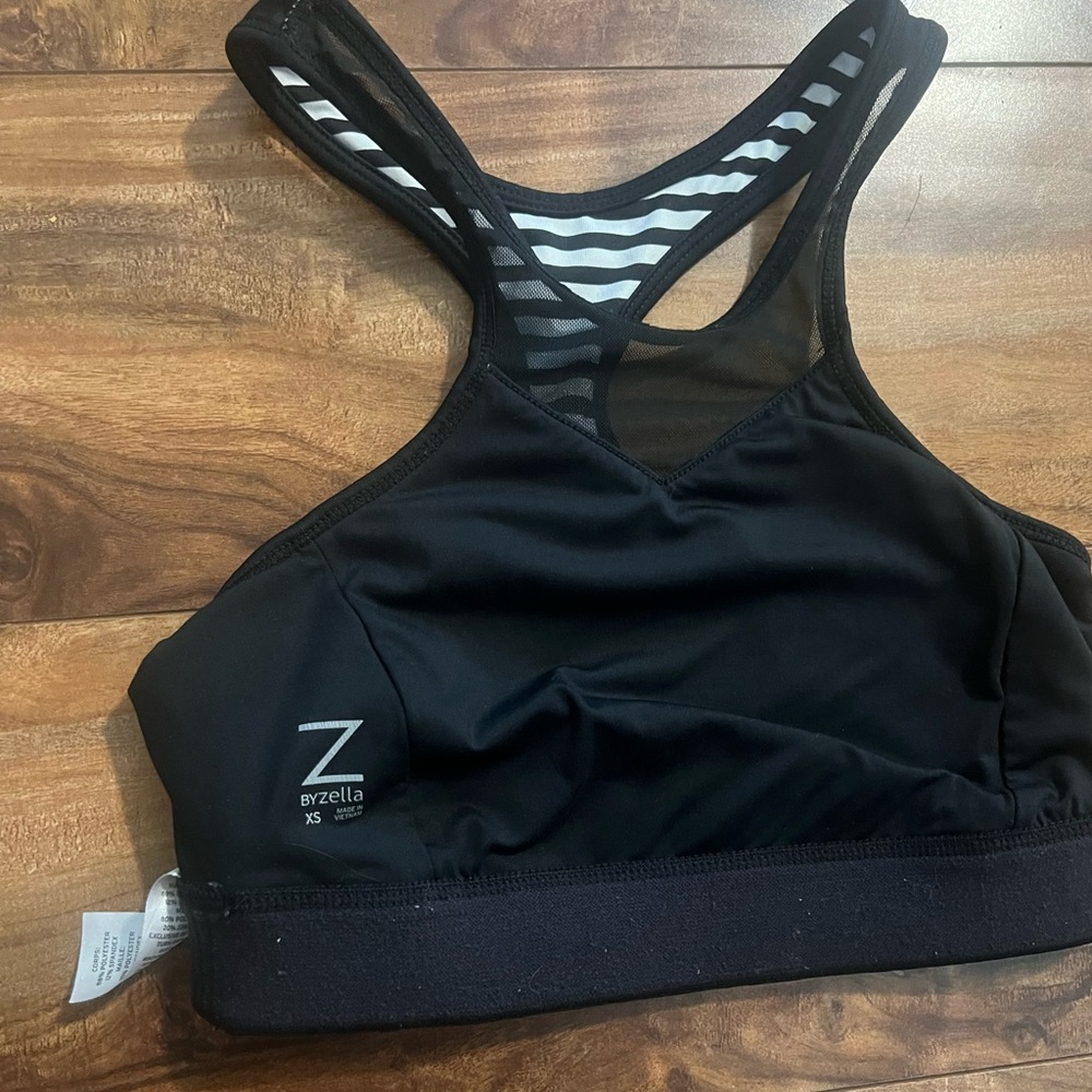 Black and white striped sports bra - Picture 2 of 4